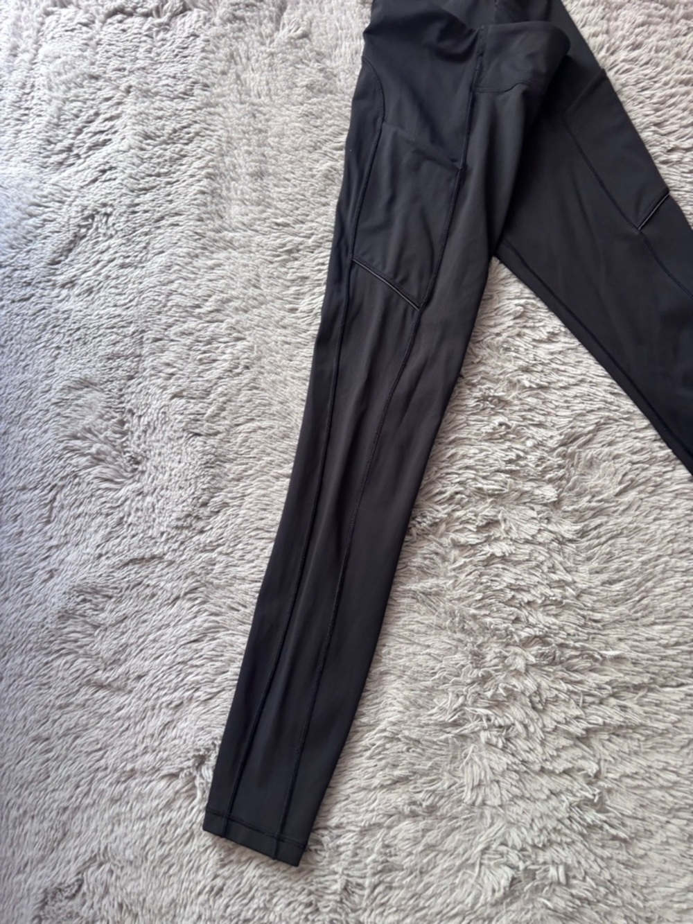 Lululemon Women Speed Up Tight
*Full-On Luxtreme 28" Leggings
Black Size 6 - Picture 2 of 9